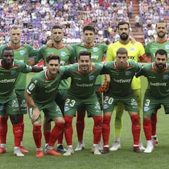 Manu, Pacheco, Laguardia e Ibai, capitanes del Alavés este curso