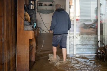 Una vivienda inundada por la lluvia en Les Cases d'Alcanar, Tarragona, Catalunya (España).