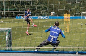 Los jugadores del Depor volvieron a disparar a portería