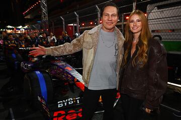 El DJ neerlandés Tiësto y su esposa, la modelo Annika Backes Verwest.