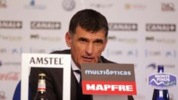 José Luis Mendilibar, continuará una temporada más en el banquillo rojillo.