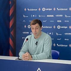 Mujika: "Prefiero debutar en un derbi que cualquier otro partido"