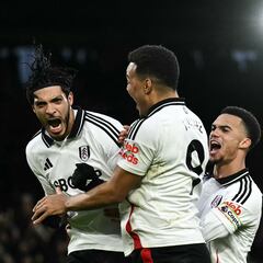 Raúl Jiménez amenaza récord de Cole Palmer en Premier League