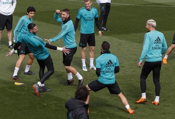 El susto de Isco protagoniza el entrenamiento del Madrid