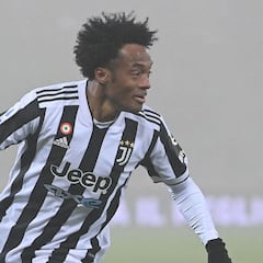 Cuadrado, en once ideal de la primera mitad de Serie A