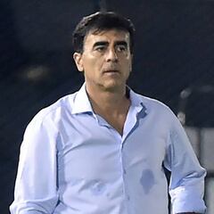 Un golpeado Quinteros culpó a los "rebotes" de la caída de la UC