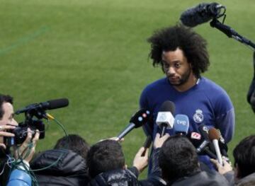 Marcelo dando declaraciones a la prensa.