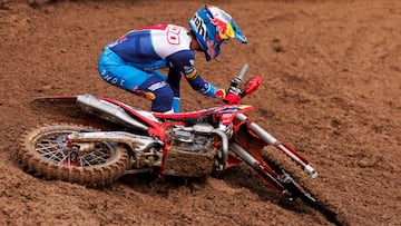 Jorge Prado, tras su caída en el MXGP de Italia.