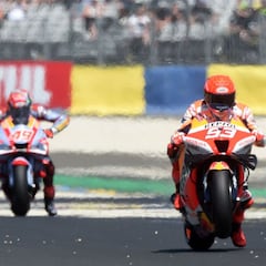 Márquez reacciona gracias al buenazo de Quartararo