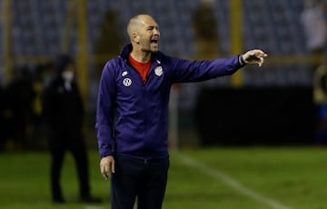 Berhalter cuestiona salidas prematuras de la MLS a Europa