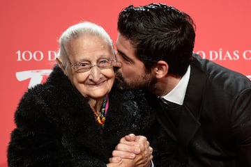 Luisa Cantero Snchez, ms conocida como La Tata de Miguel ?ngel Mu?oz, conquist los corazones de los espa?oles en la pelcula que el actor le hizo durante la pandemia. Era la hermana de su bisabuela y tenan un vnculo especial del que presuman cada vez que tenan ocasin. Muri el 22 de julio a los 98 a?os.