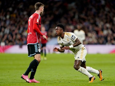 El '7' del Real Madrid realizó un empujón innecesario sobre Óscar Mingueza. El brasileño se marchó del defensor y este le agarró de la camiseta para no dejarle escapar. Vinicius acabó perdiendo los nervios y se revolvió empujando a Mingueza.