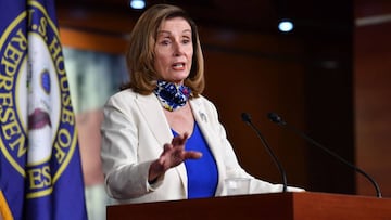 La presidenta de la C&aacute;mara de Representantes de los Estados Unidos, Nancy Pelosi, dem&oacute;crata de California, realiza su conferencia de prensa semanal en el Capitolio en Washington, DC, el 1 de octubre de 2020.