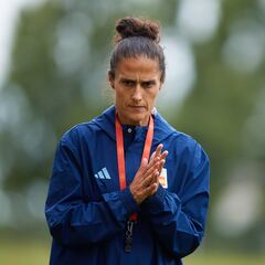 Montse, en el alambre