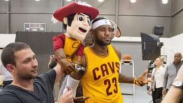 LeBron James durante el d&iacute;a de la prensa en Cleveland.