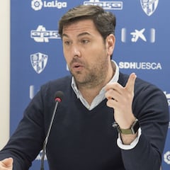 El Huesca busca un delantero y un central