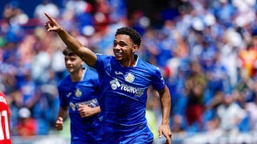 Gastón Álvarez celebra un gol con el Getafe.