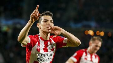 Chucky Lozano anota su primer gol en Champions League