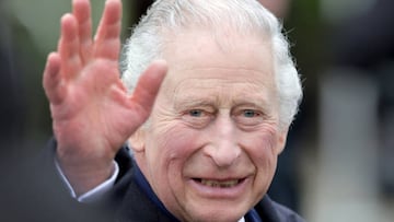 On his visit to Milton Keynes, the King kept poised amid a crowd of anti-monarchists