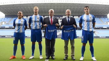 PRESENTACI&Atilde;N DE LA PUBLICIDAD COSTA DEL SOL EN LA EQUIPACI&Atilde;N DEL MALAGA CF. EN LA FOTO, MARTIN AGUILAR CON ELIAS BENDODO