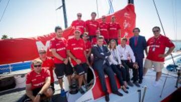 Miguel Cardenal, en el centro, con el equipo Mapfre.