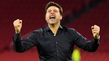 AMSTERDAM, NETHERLANDS - MAY 08: Mauricio Pochettino, Manager of Tottenham Hotspur celebrates victory after the UEFA Champions League Semi Final second leg match between Ajax and Tottenham Hotspur at the Johan Cruyff Arena on May 08, 2019 in Amsterdam, Netherlands. (Photo by Dan Mullan/Getty Images )