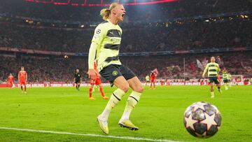 Erling Haaland, en una jugada del Bayern-Manchester City disputado este miércoles en el Allianz Arena.
