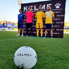 El Alcorcón presentó los fichajes y las equipaciones de este curso