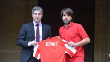 Be&ntilde;at, con el Athletic. 