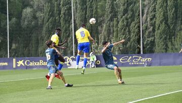 Imagen del partido entre el Cádiz B y Las Palmas Atlético.