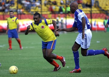 Máximo anotador de la Selección Colombia en la historia de la Copa América con 10 goles.