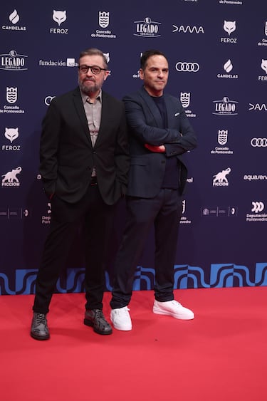 Los guionistas Javier Durán y Diego Soto posa en la alfombra roja de los Premios Feroz 2026, en el Pazo da Cultura, en Pontevedra, Galicia. 