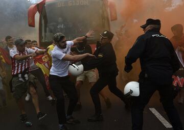 Pitched battles mar the return of the Asturian derby