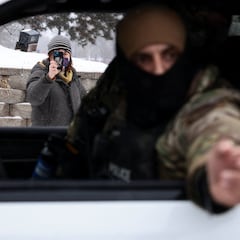 Revelan cómo graba el ICE sus intervenciones y operativos: un método innovador con el celular