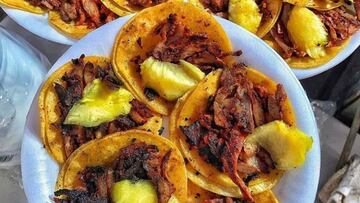 Tacos al pastor con pi&ntilde;a