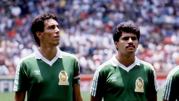 Action photo Of Mexico Tomas Boy and Luis Flores during FIFA World Cup 1986, on1986.
<br><br>
Foto de accion De Equipo Mexico Tomas Boy y Luis Flores durante la Copa Mundial de la FIFA Mexico 1986.
<br><br>
ARCHIVO HISTORICO / MexSport
