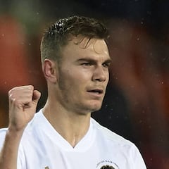 Lato sigue siendo el favorito del Betis como recambio de Júnior