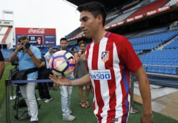 La presentación de Gaitán en el Calderón en imágenes