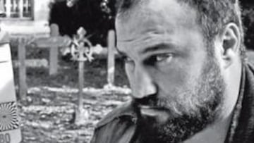 <b>¡CÁMARA, SE RUEDA, ACCIÓN! </b>Manolo Martínez, caracterizado como 'Bruno', dispuesto a iniciar una escena durante el rodaje de la película 'Estigmas' en Barcelona.