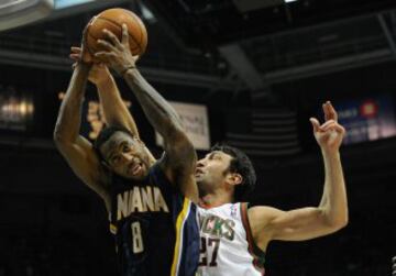 Rasual Butler (Pacers) y Zaza Pachulia (Bucks). 