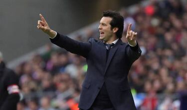 Erratic Ajax prepare for Madrid with defeat away to Heracles