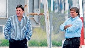 <b>NEGOCIADORES. </b>José Sepulcre y Tomás Alvarado viendo un entrenamiento del Elche