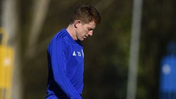 Mossa: "Soy un privilegiado por jugar en el Oviedo"