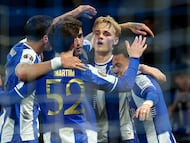 El Oporto celebra el gol de Froholdt ante el Stuttgart.