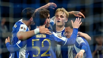 El Oporto celebra el gol de Froholdt ante el Stuttgart.