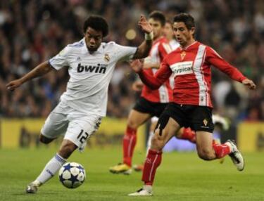 Con la salida de Mahamadou Diarra en enero de 2011 Marcelo se convertiría en el tercer capitán del Real Madrid, por detrás de Iker Casillas y Sergio Ramos. El brasileño ejercería por primera vez como capitán en partido oficial ante Getafe. El 20 de abril de 2011 conquistaría el título de Copa del Rey tras derrotar por 1-0 al FC Barcelona.Marcelo finalizaría esta campaña con un total de 5 goles.
