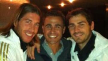 Cannavaro visitó a sus ex compañeros en el hotel