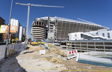 El conjunto blanco sigue dando forma a la remodelación del Santiago Bernabéu. El Estado de Alarma decretado por el Gobierno no ha paralizado las obras.