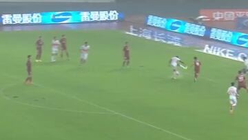 Algo pasa en China: el gol más difícil de creer visto en el fútbol