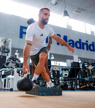 Dani Carvajal durante el entrenamiento en el gimnasio. 